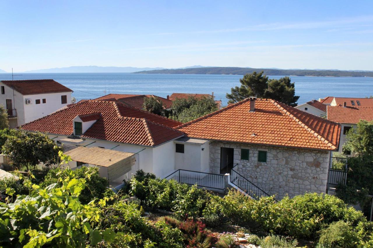 Apartments And Rooms With Parking Space Zavala, Hvar - 128 Jelsa  Exterior photo