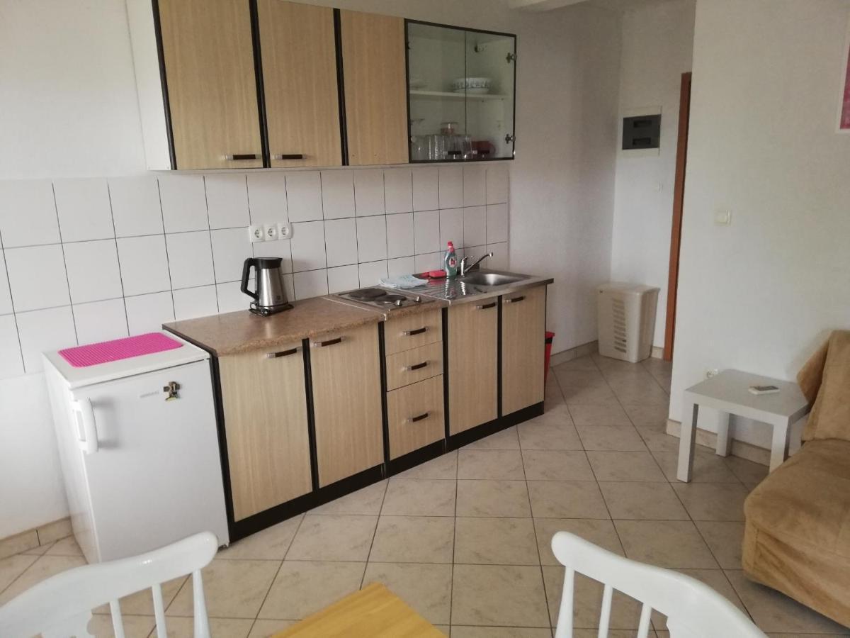 Apartments And Rooms With Parking Space Zavala, Hvar - 128 Jelsa  Exterior photo