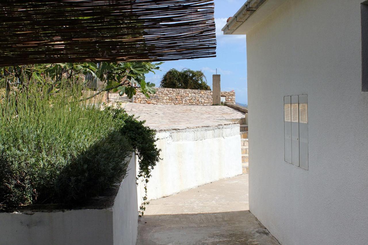 Apartments And Rooms With Parking Space Zavala, Hvar - 128 Jelsa  Exterior photo