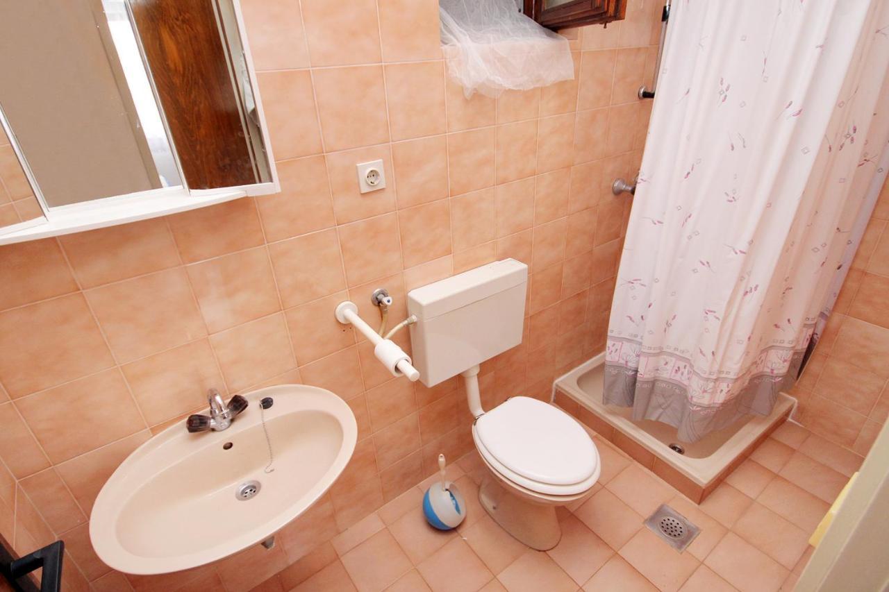 Apartments And Rooms With Parking Space Zavala, Hvar - 128 Jelsa  Exterior photo